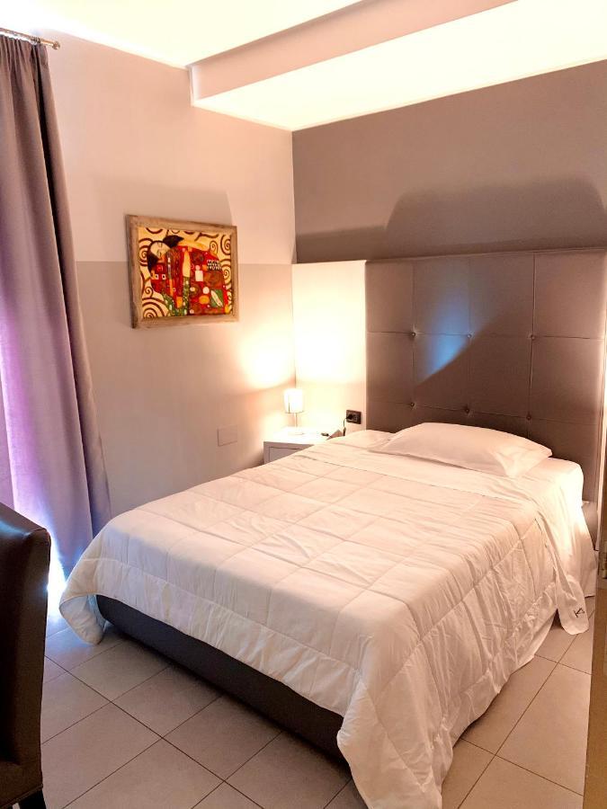 Victoria Hotel Pomigliano d'Arco Extérieur photo