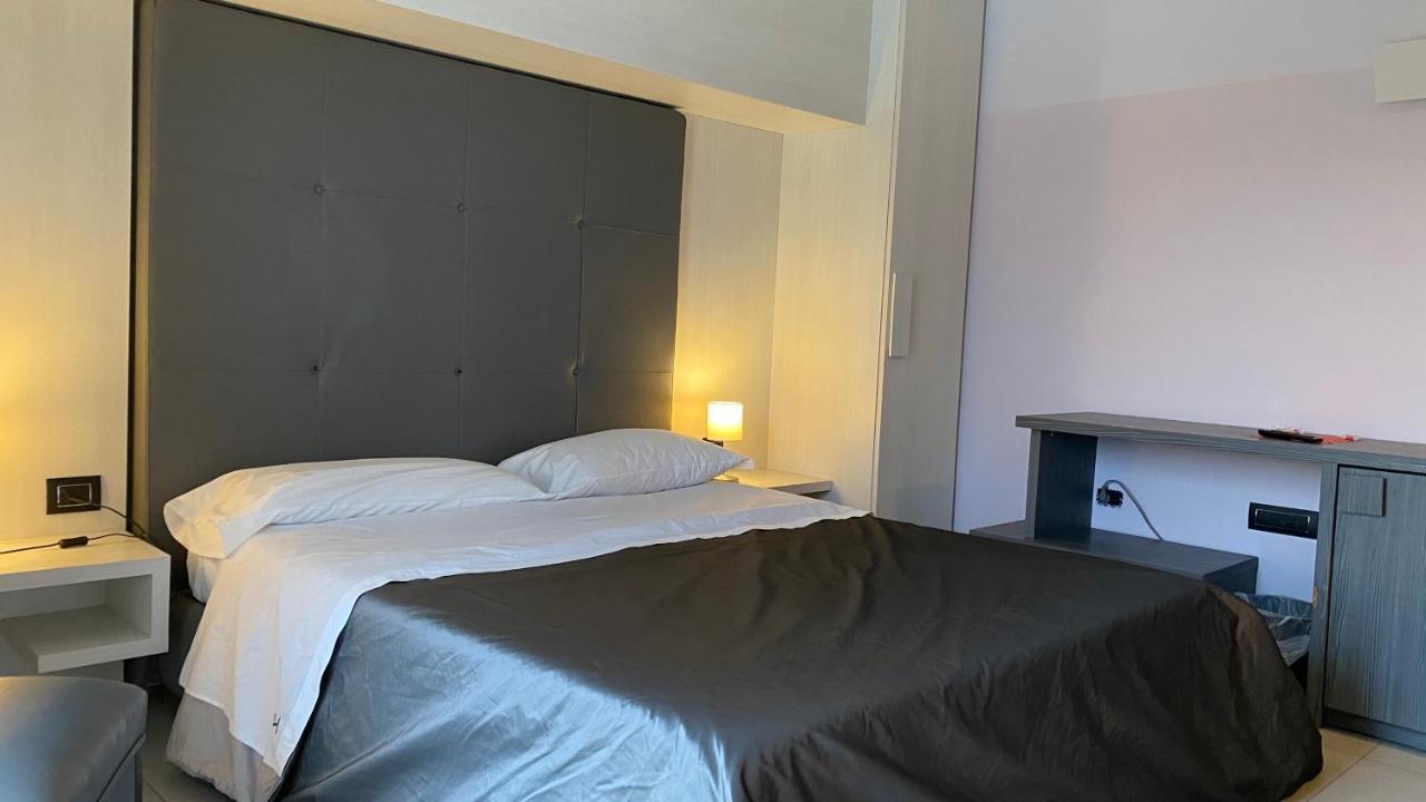 Victoria Hotel Pomigliano d'Arco Extérieur photo